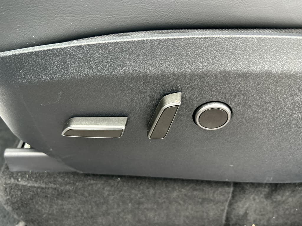 2024 Tesla Model Y view 7