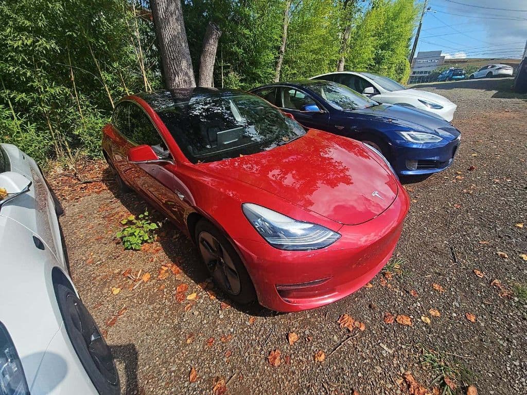 2018 Tesla Model 3 view 4