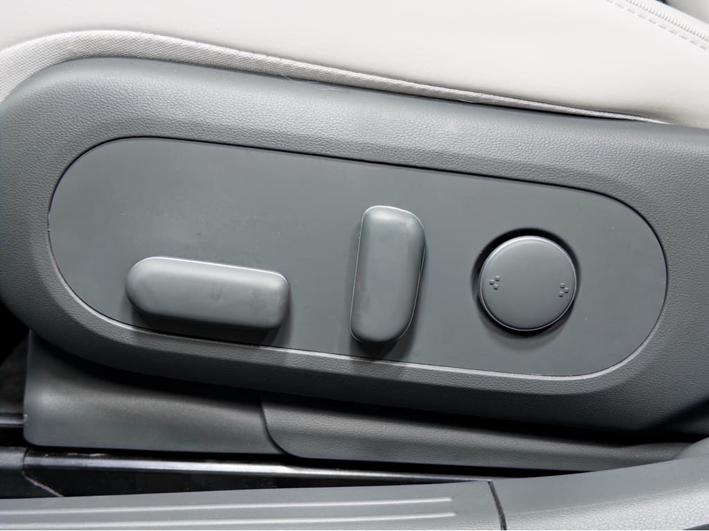 2023 Hyundai IONIQ 5 view 7