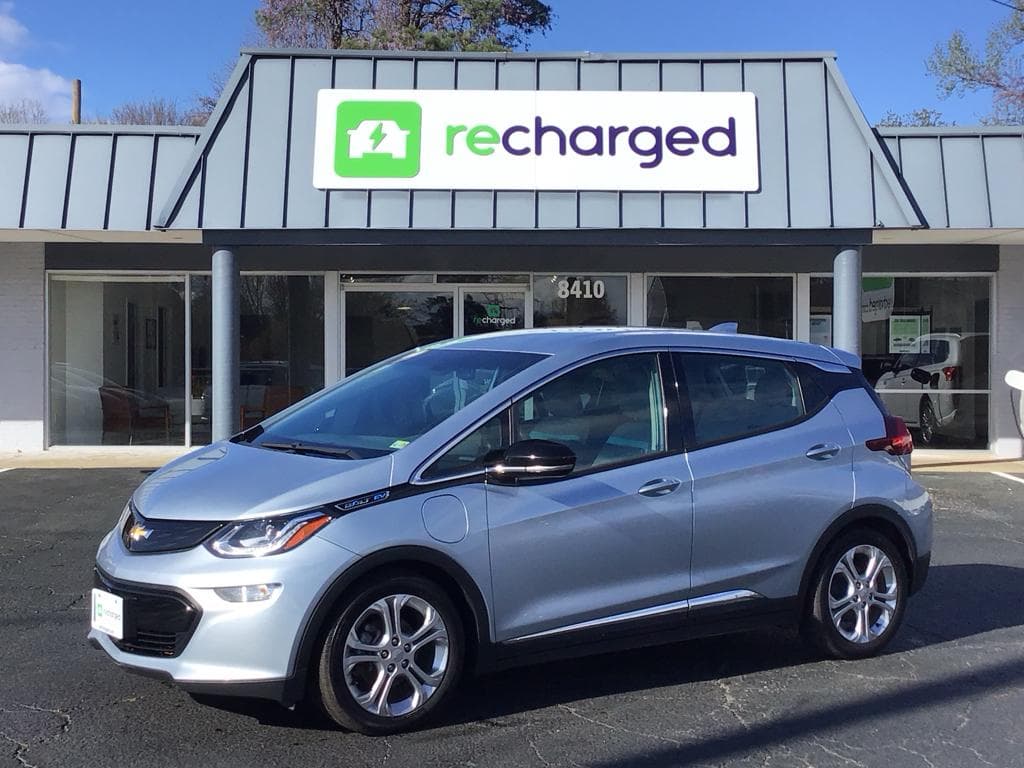 2017 Chevrolet Bolt EV view 2