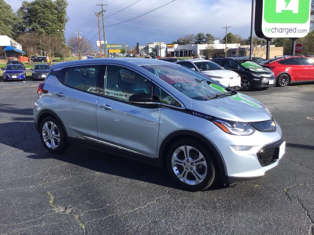 2017 Chevrolet Bolt EV view 5