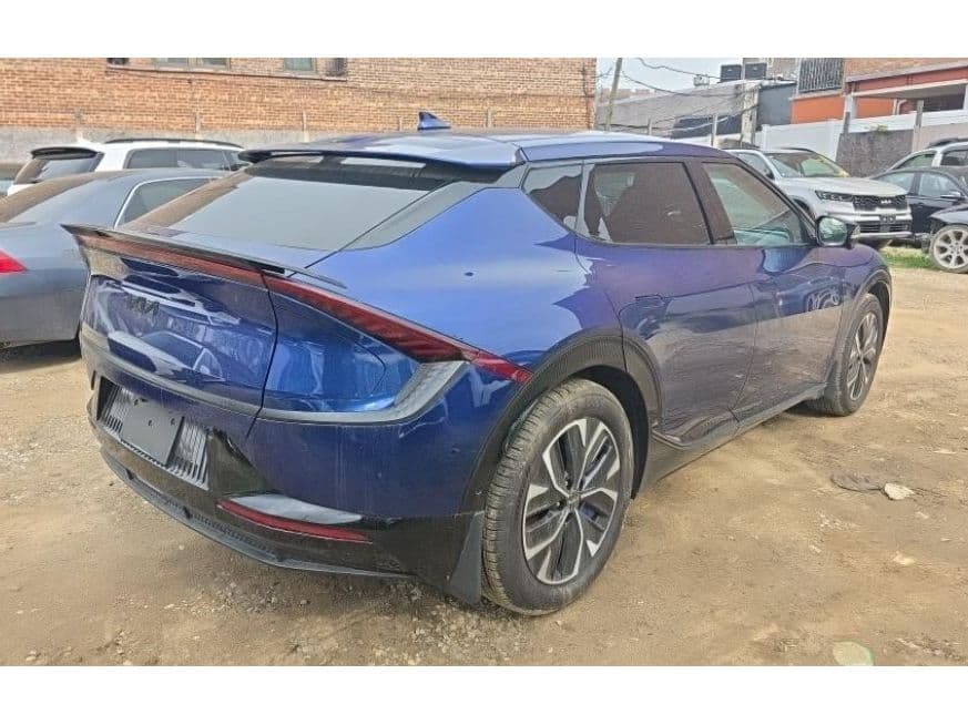 2023 Kia EV6 view 4