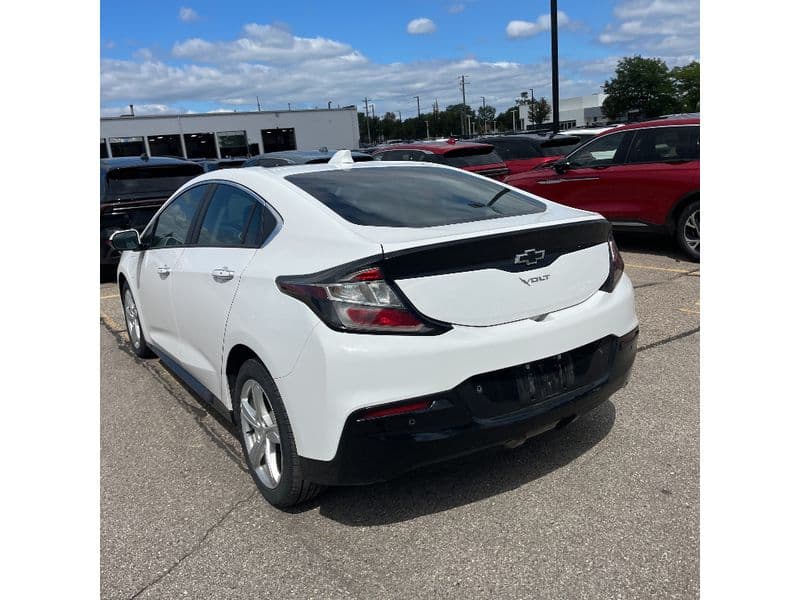 2018 Chevrolet Volt view 3