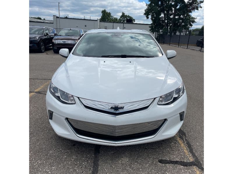 2018 Chevrolet Volt view 8