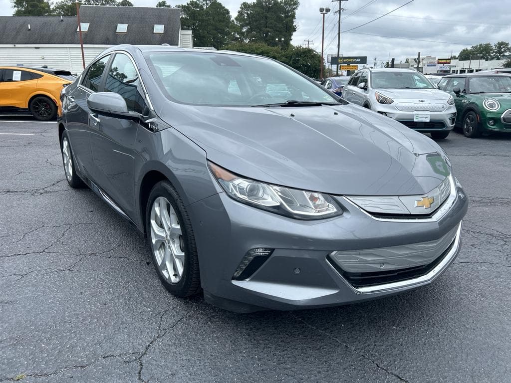 2018 Chevrolet Volt view 4