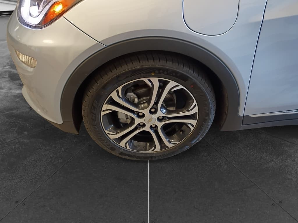 2017 Chevrolet Bolt EV view 12