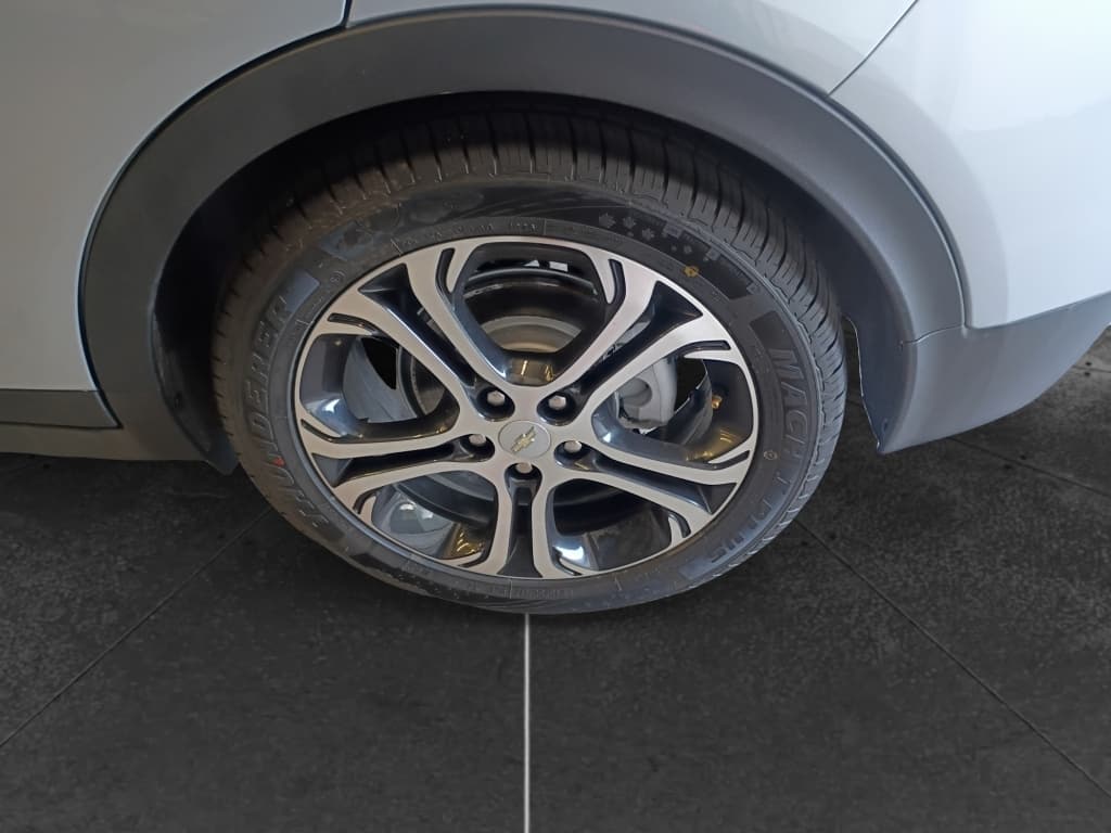 2017 Chevrolet Bolt EV view 11