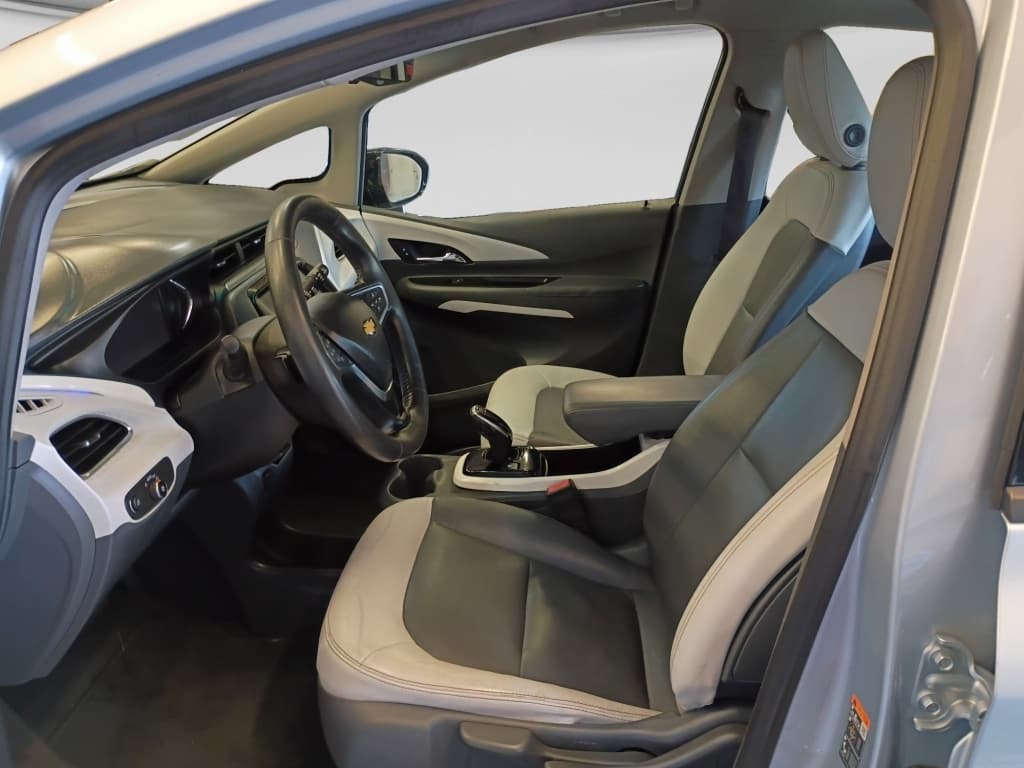 2017 Chevrolet Bolt EV view 8