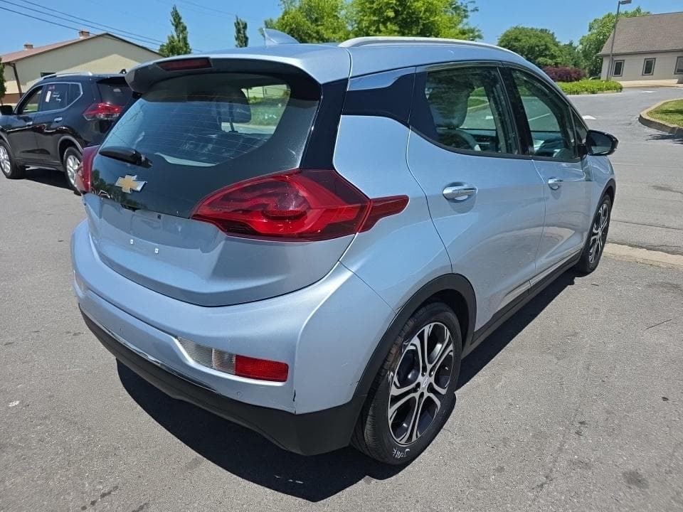 2017 Chevrolet Bolt EV view 3