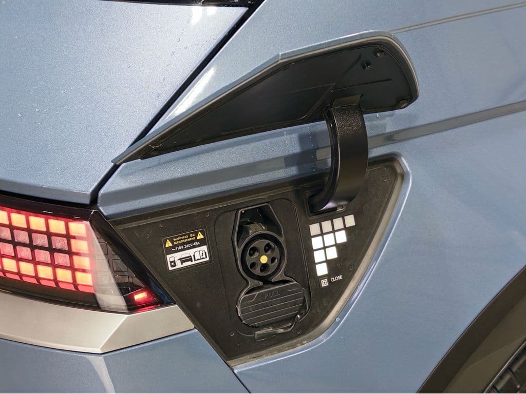 2023 Hyundai IONIQ 5 view 5