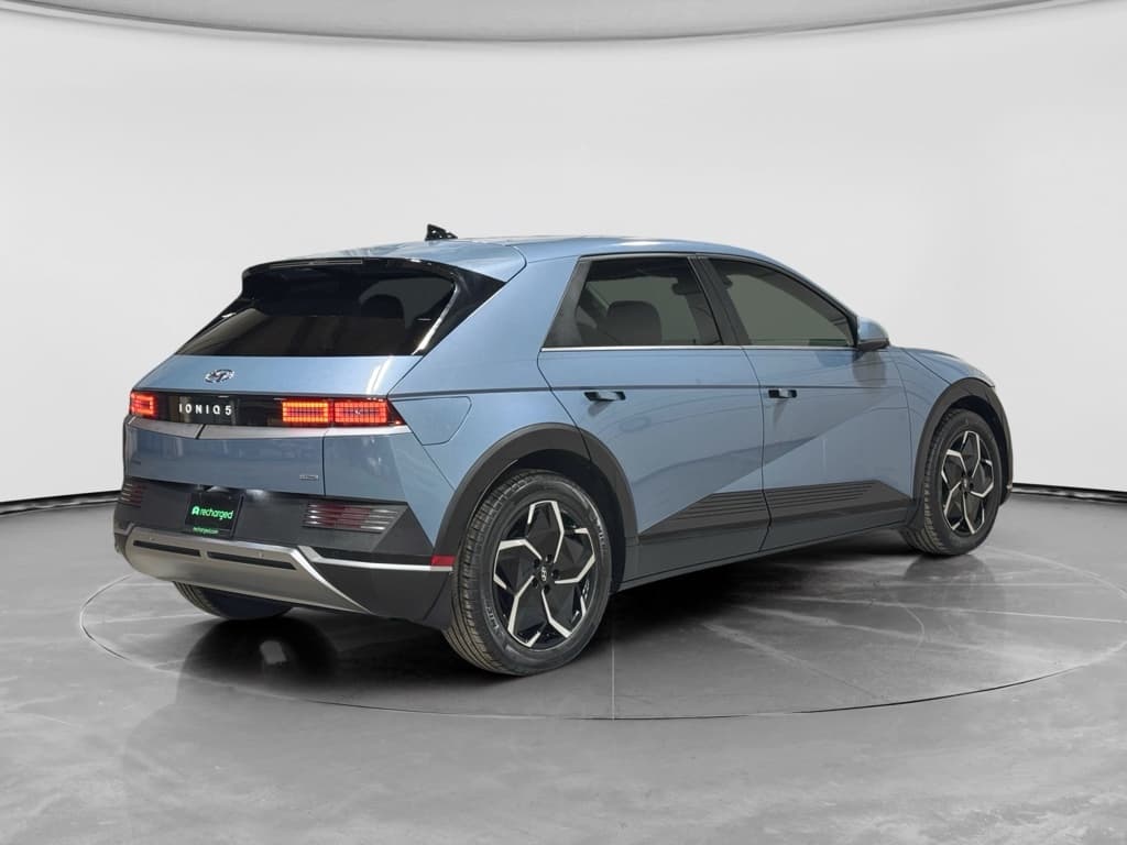 2023 Hyundai IONIQ 5 view 3