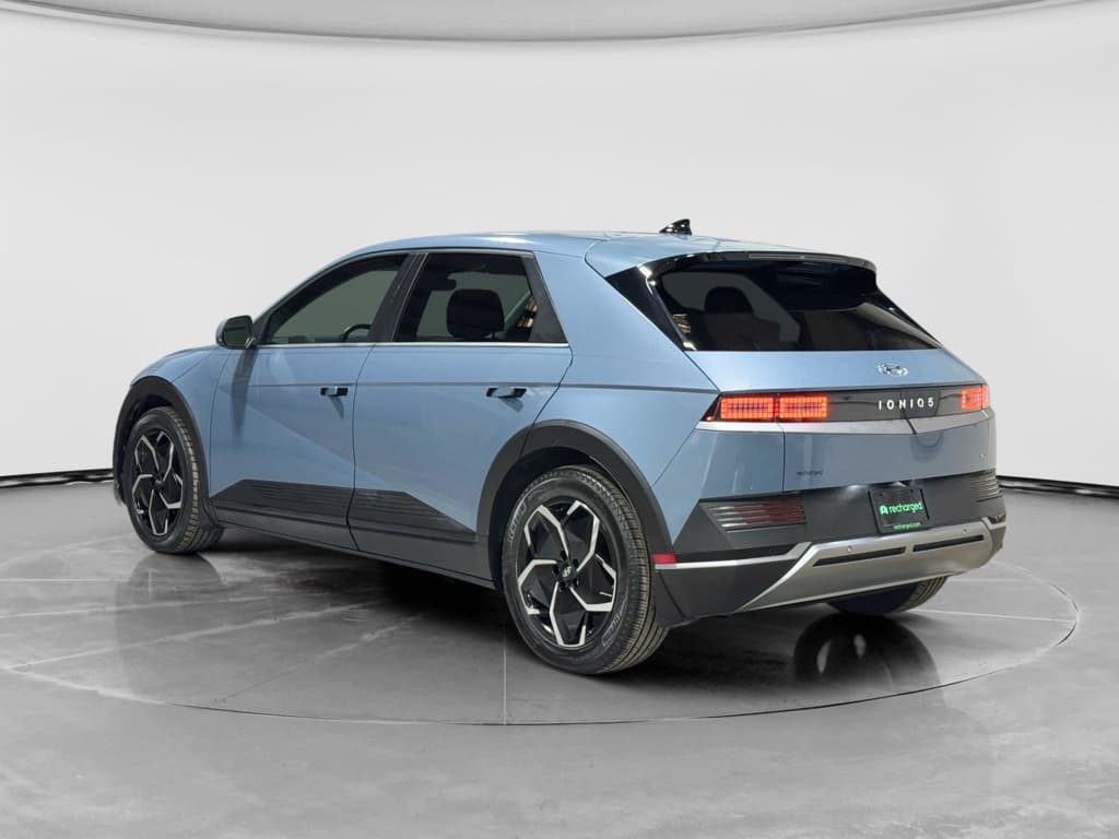 2023 Hyundai IONIQ 5 view 2