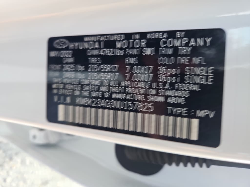 2022 Hyundai Kona EV view 23