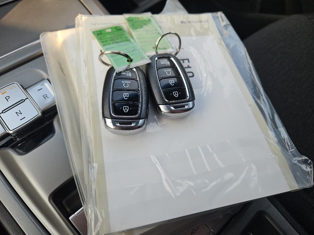 2022 Hyundai Kona EV view 20