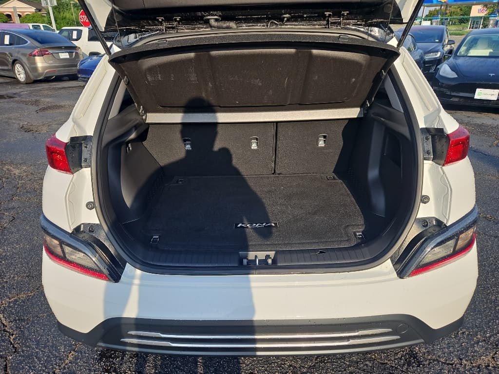 2022 Hyundai Kona EV view 22