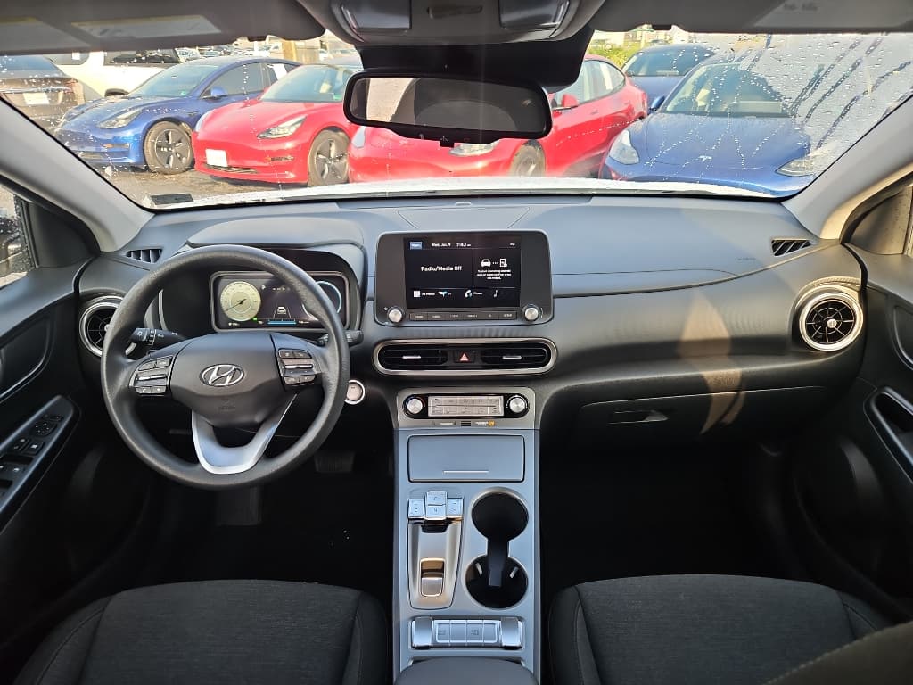 2022 Hyundai Kona EV view 16