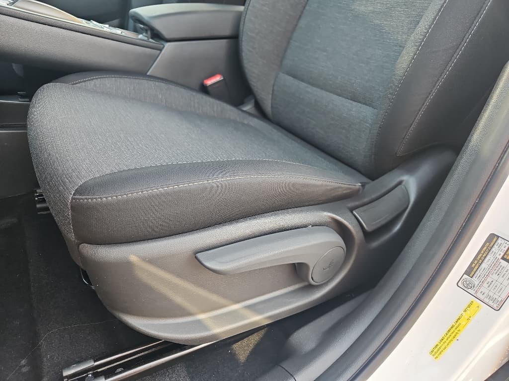 2022 Hyundai Kona EV view 7