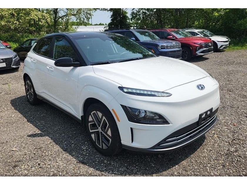 2022 Hyundai Kona EV view 3