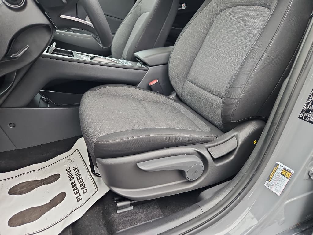 2022 Hyundai Kona EV view 7
