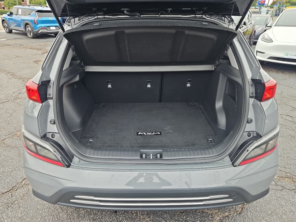 2022 Hyundai Kona EV view 23
