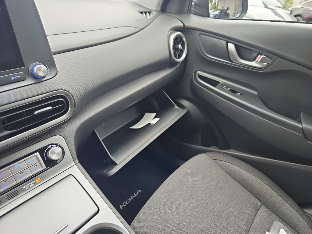 2022 Hyundai Kona EV view 20