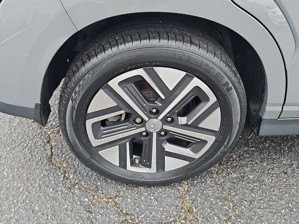 2022 Hyundai Kona EV view 30