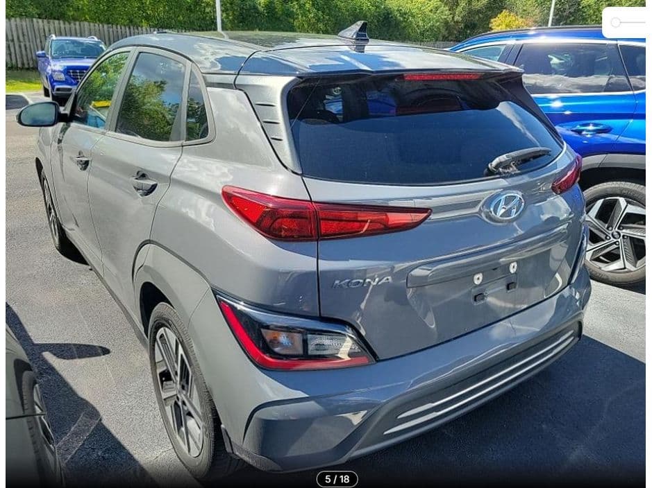 2022 Hyundai Kona EV view 3
