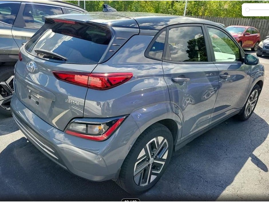 2022 Hyundai Kona EV view 5