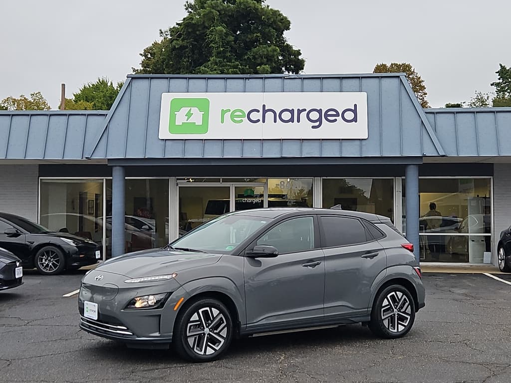2022 Hyundai Kona EV view 1