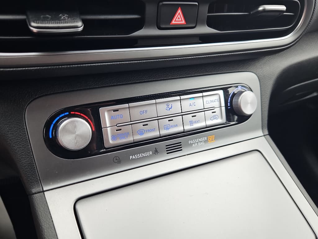 2022 Hyundai Kona EV view 15