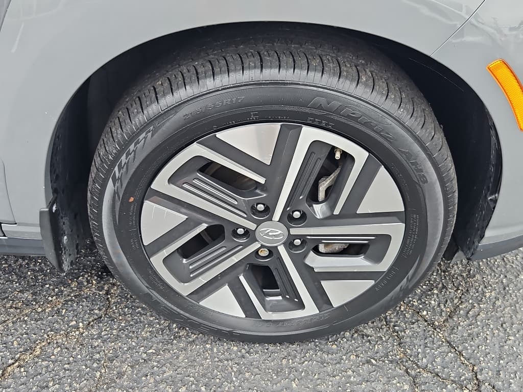 2022 Hyundai Kona EV view 32