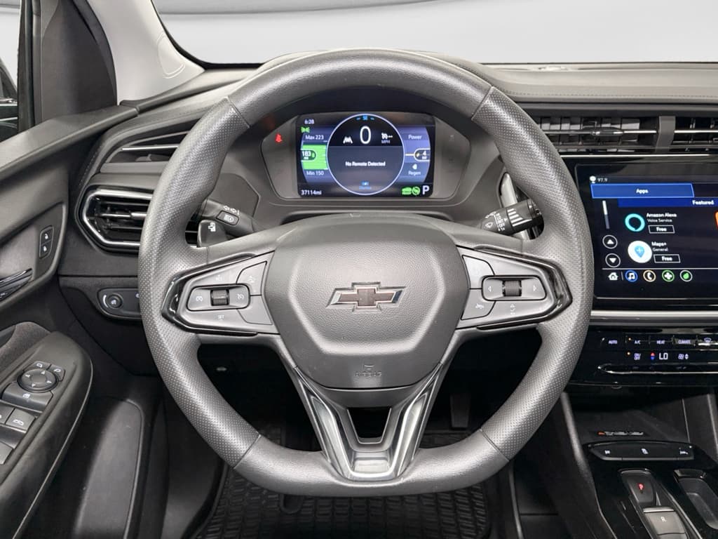 2023 Chevrolet Bolt EUV view 8