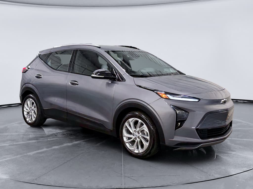 2023 Chevrolet Bolt EUV view 4