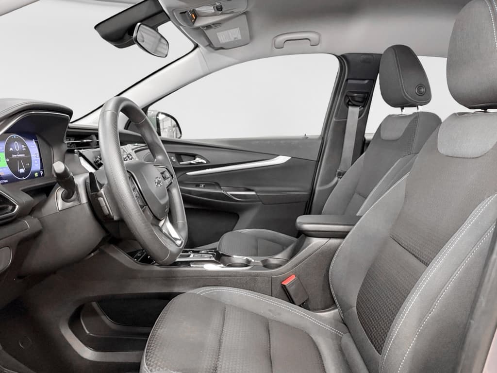 2023 Chevrolet Bolt EUV view 16