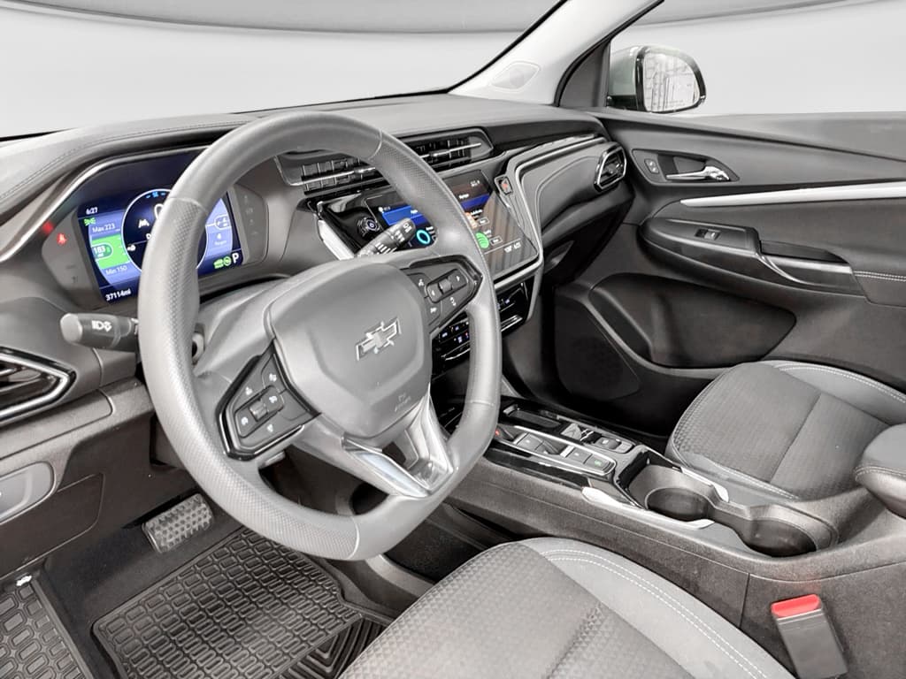 2023 Chevrolet Bolt EUV view 17