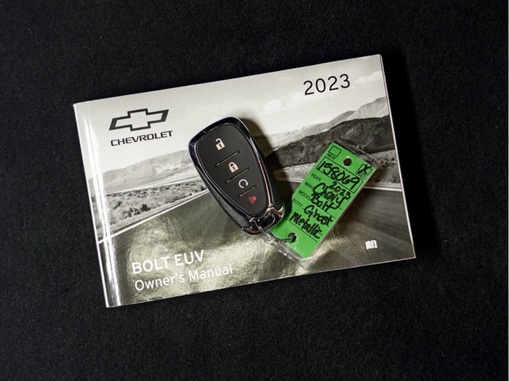 2023 Chevrolet Bolt EUV view 22