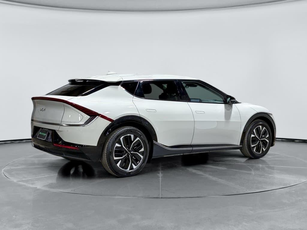 2023 Kia EV6 view 3
