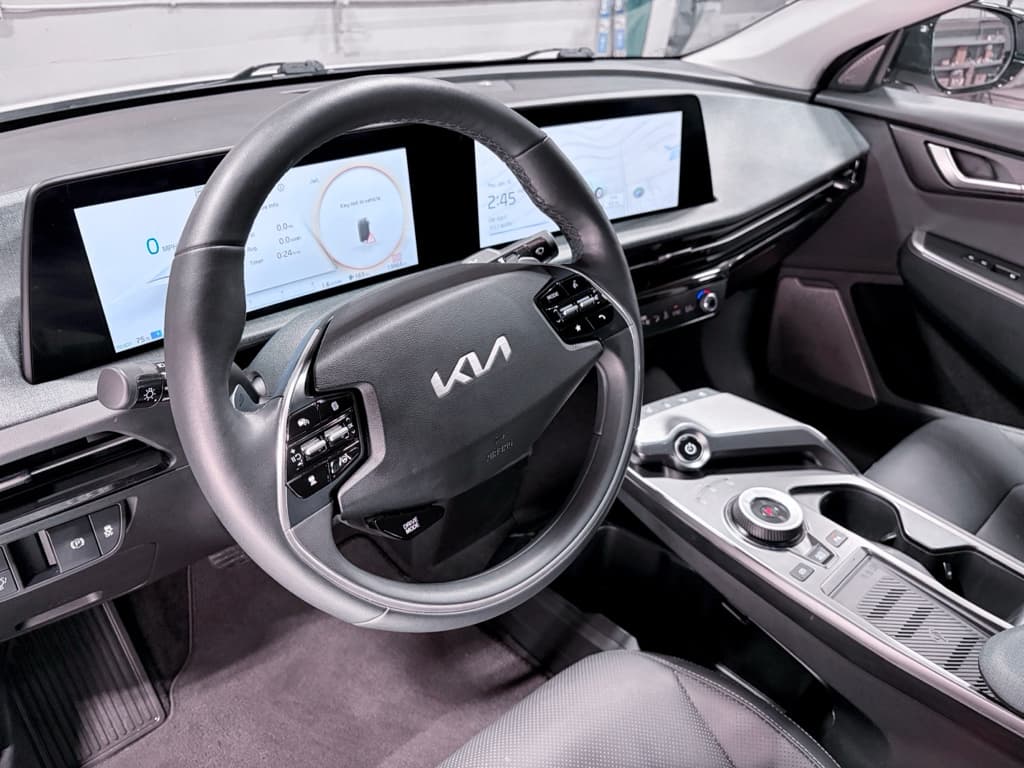 2023 Kia EV6 view 17
