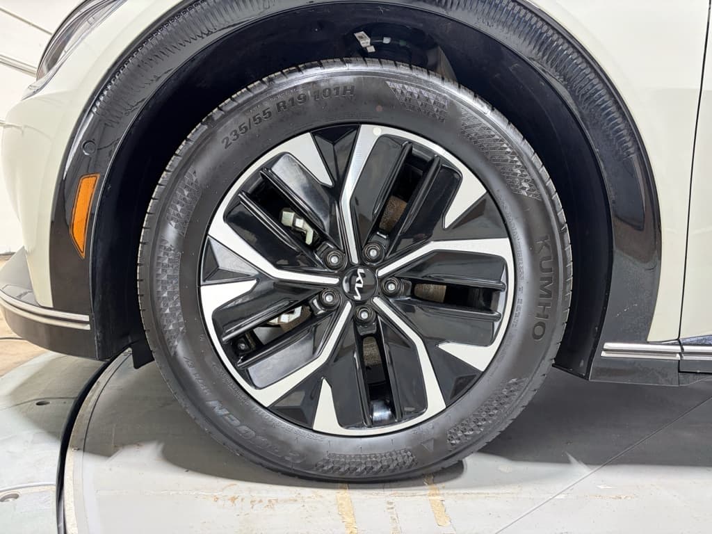 2023 Kia EV6 view 30