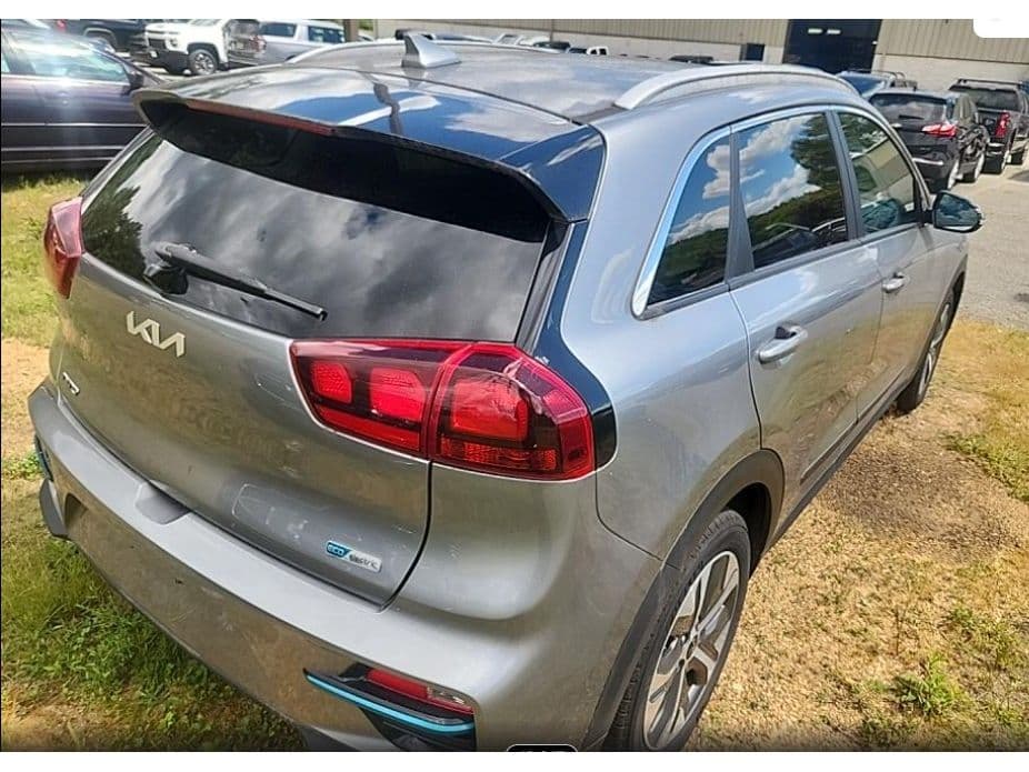 2022 Kia Niro EV view 3
