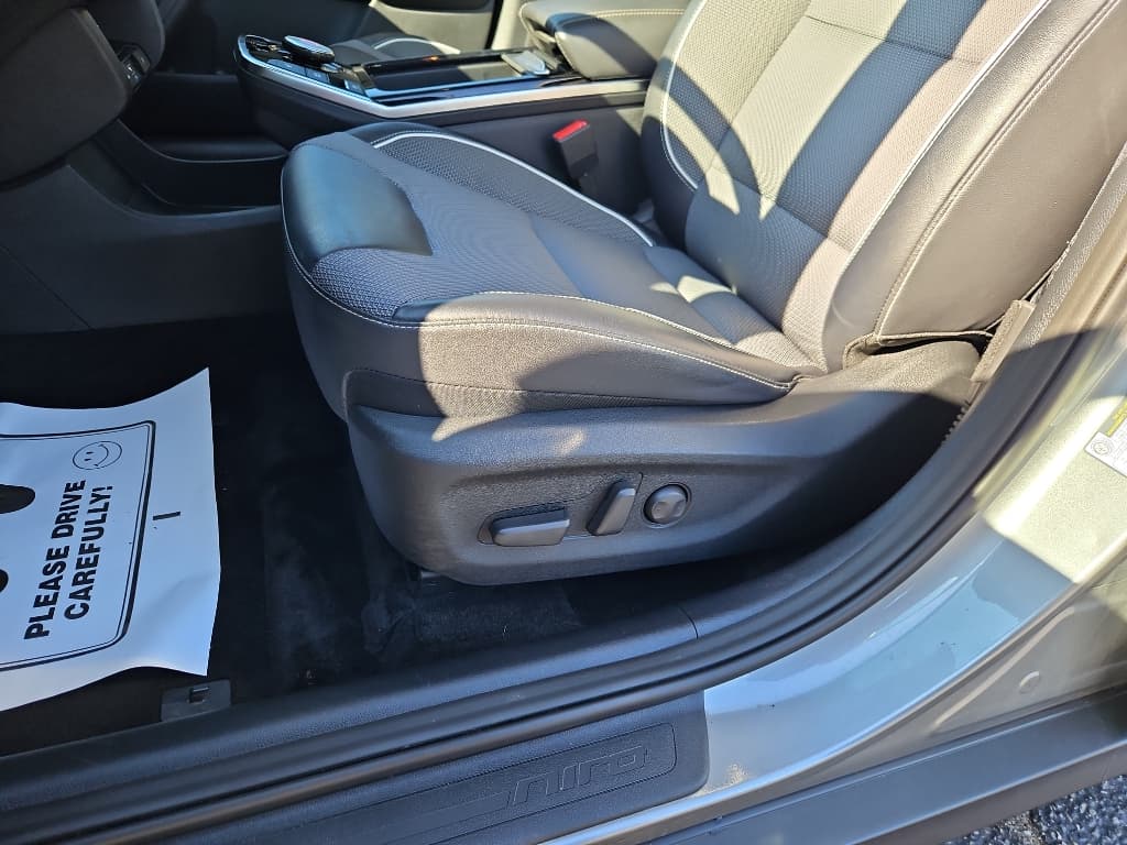 2022 Kia Niro EV view 7