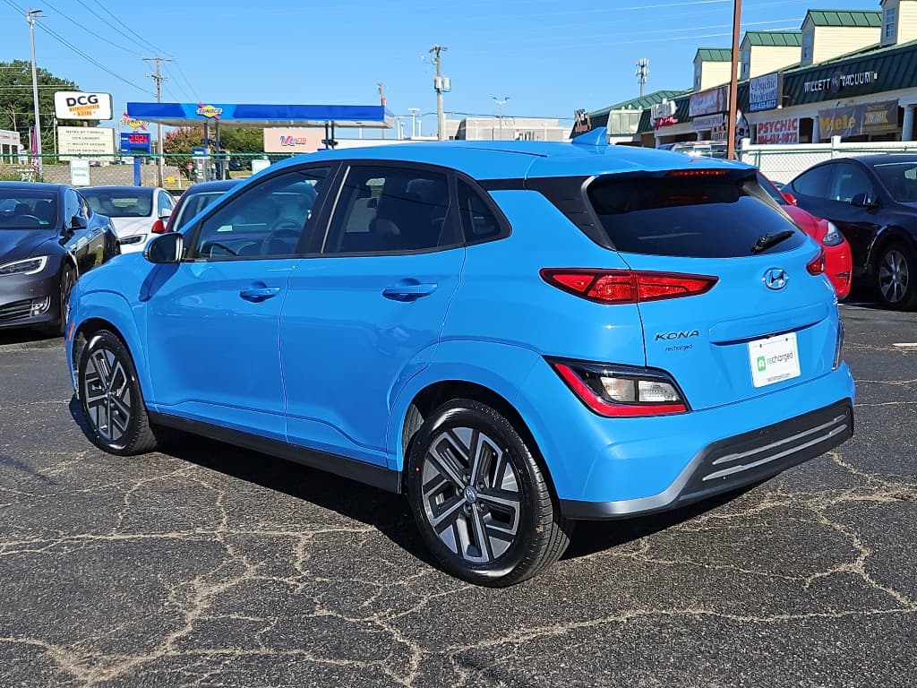 2022 Hyundai Kona EV view 2