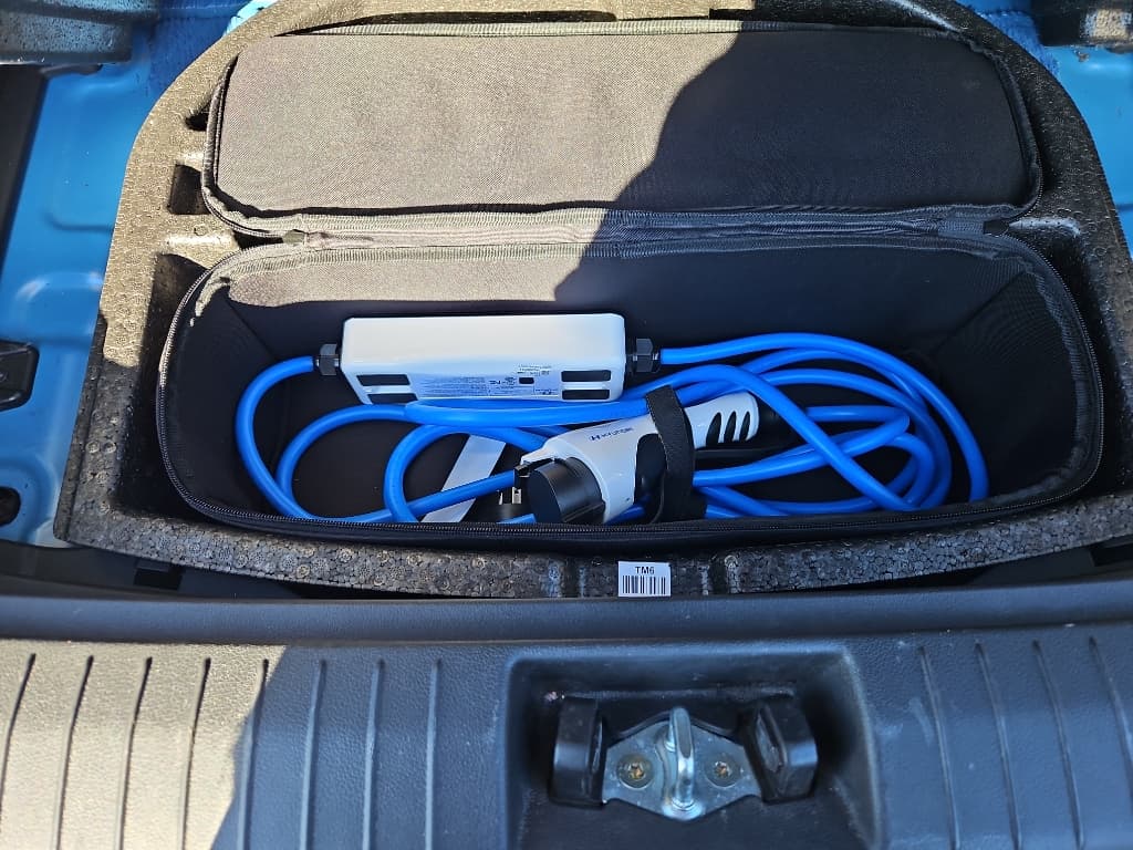2022 Hyundai Kona EV view 6