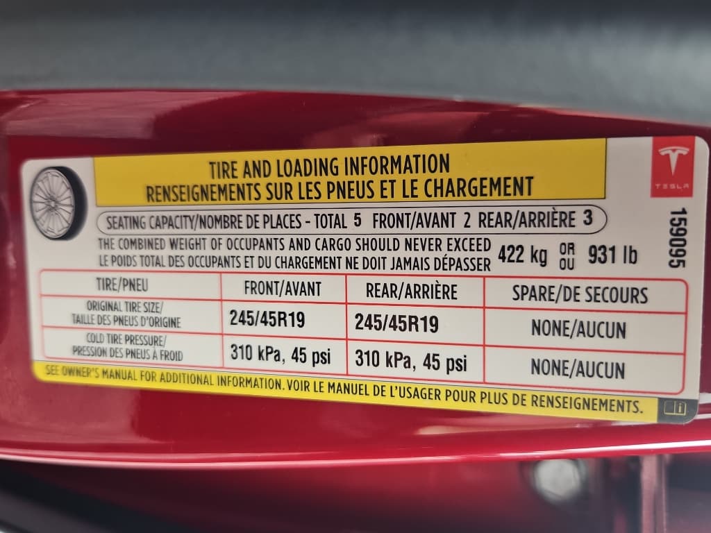 2016 Tesla Model S view 23