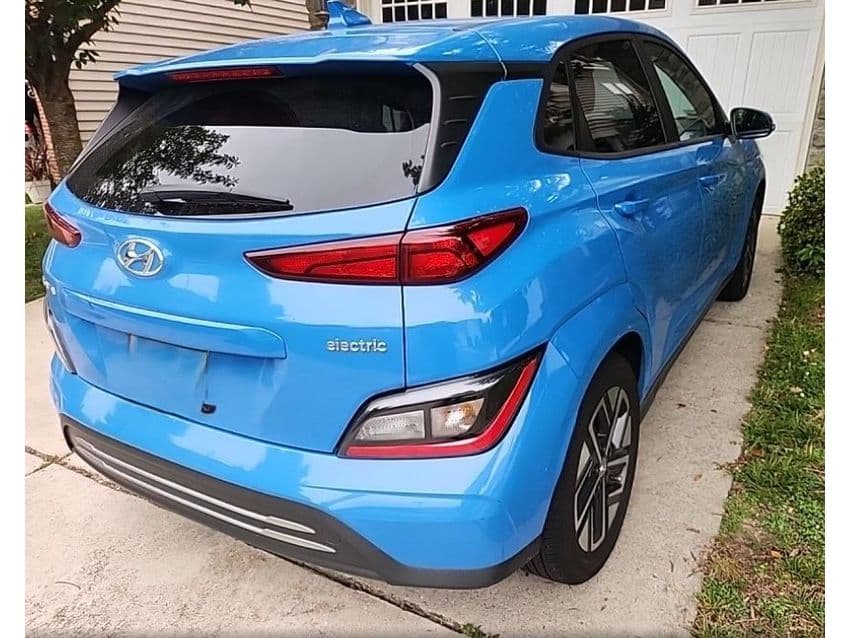 2022 Hyundai Kona EV view 2