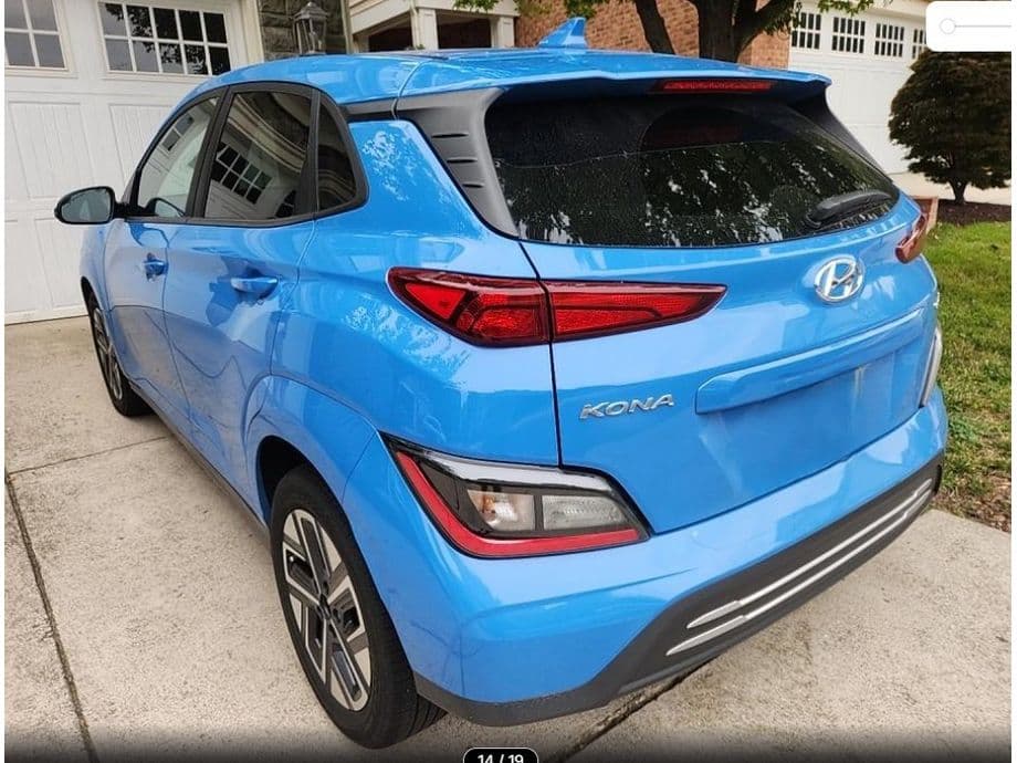 2022 Hyundai Kona EV view 4
