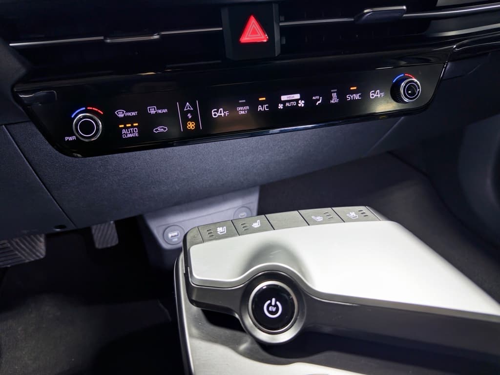 2024 Kia EV6 view 17