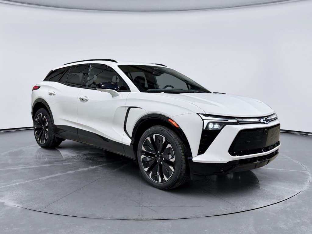 2024 Chevrolet Blazer EV view 4