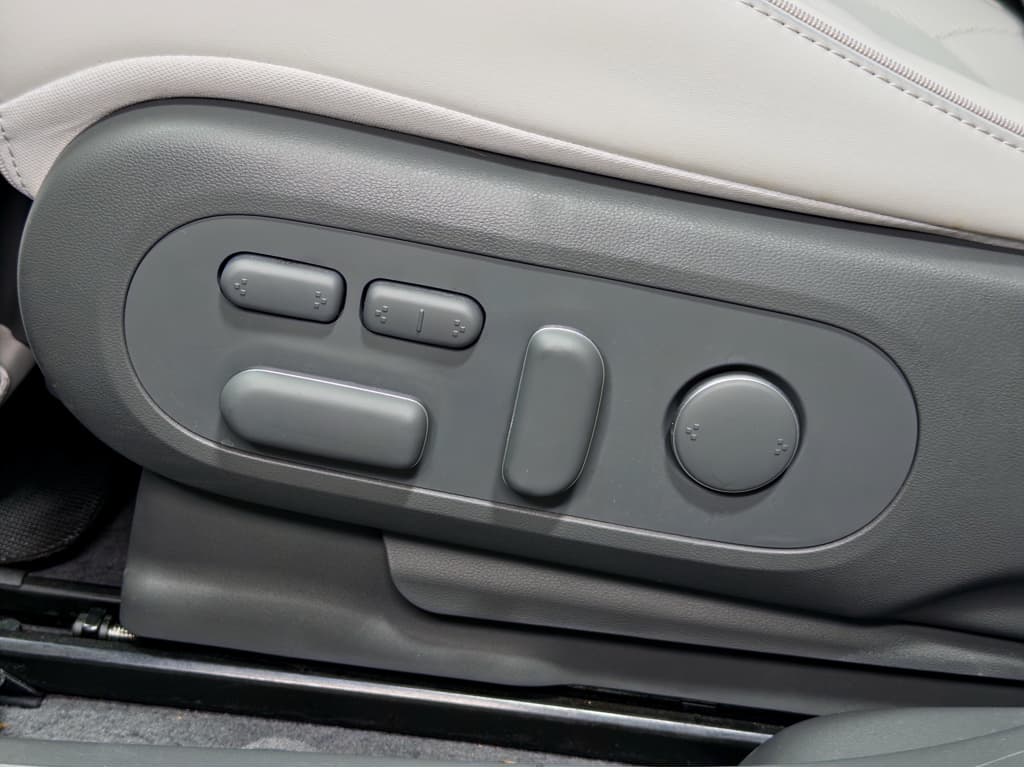 2023 Hyundai IONIQ 5 view 6