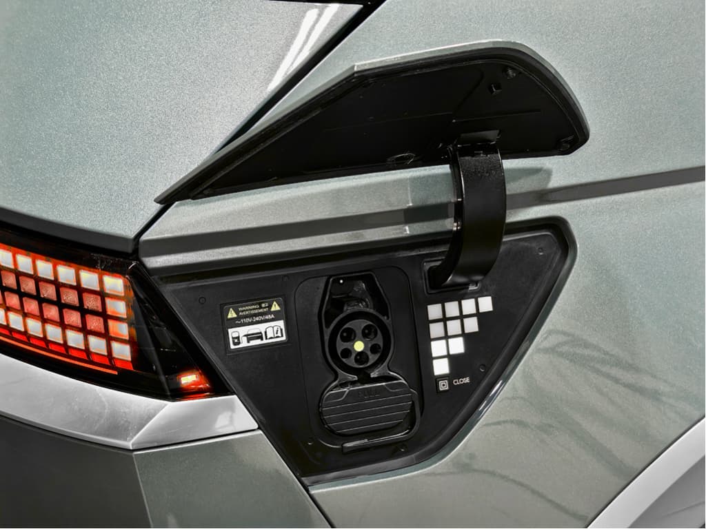 2023 Hyundai IONIQ 5 view 5